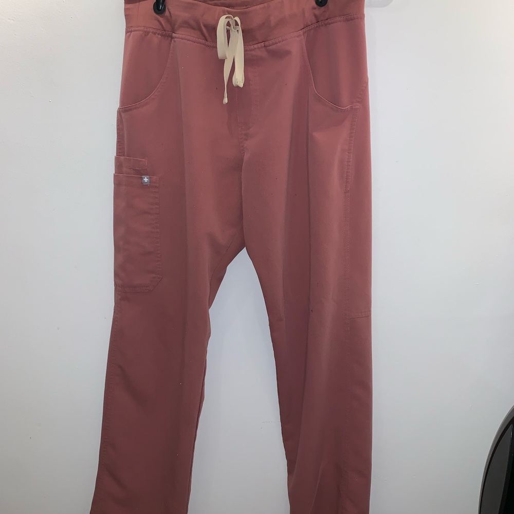 Women’s Figs Scrubs Kade Bottoms in Mauve Medium Regular